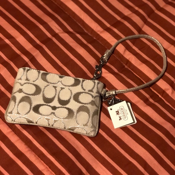 Coach Poppy small wristlet - Picture 3 of 3